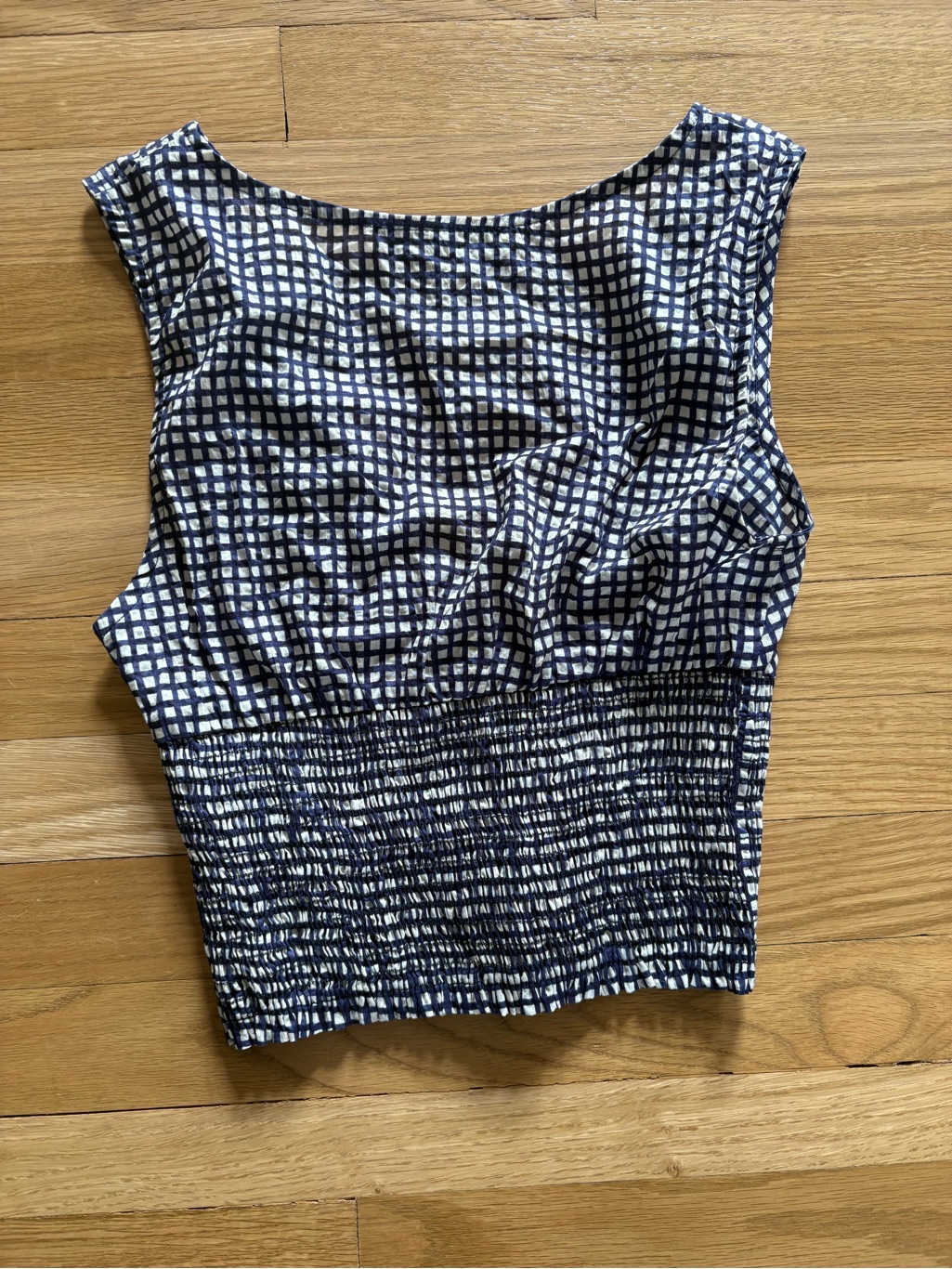 Ciao Lucia Navy And White Printed V-Neck Sleeveless Crop Top — image 3 of 8